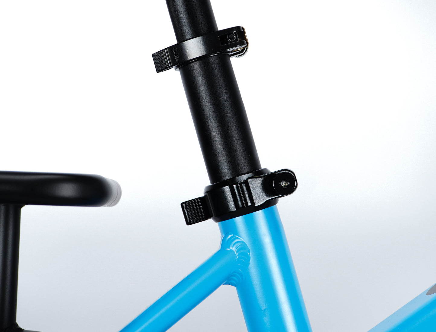 Everyday EverEasy electric cargo bike telescoping high range adjustable seat post.