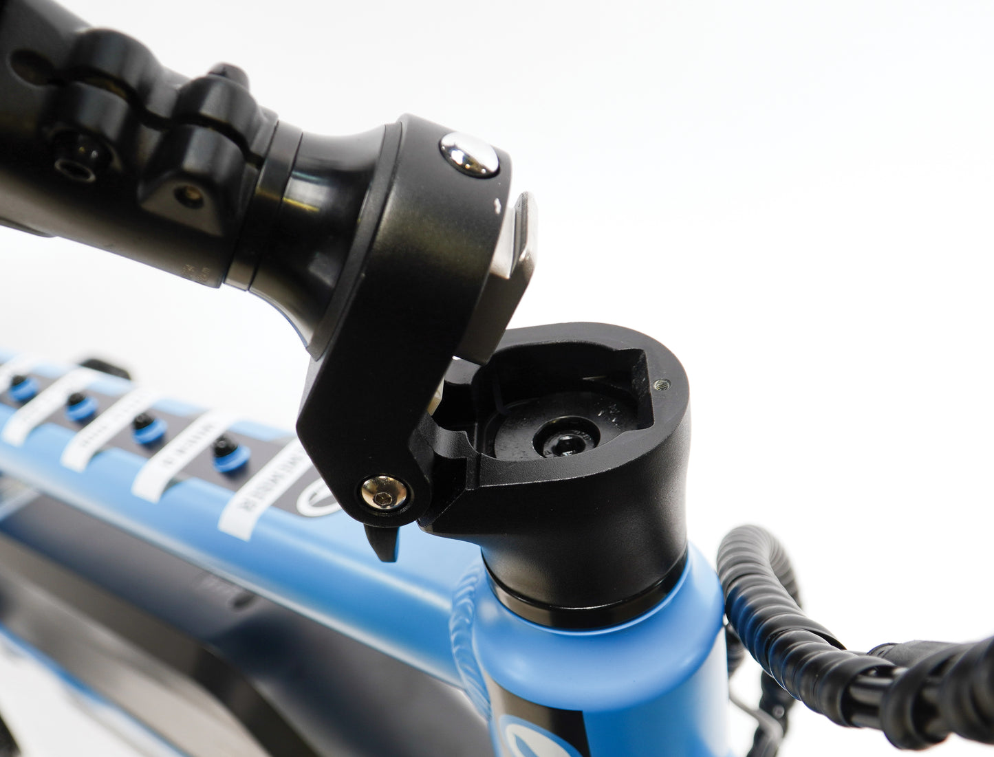 Everyday EverEasy electric cargo bike folding stem.