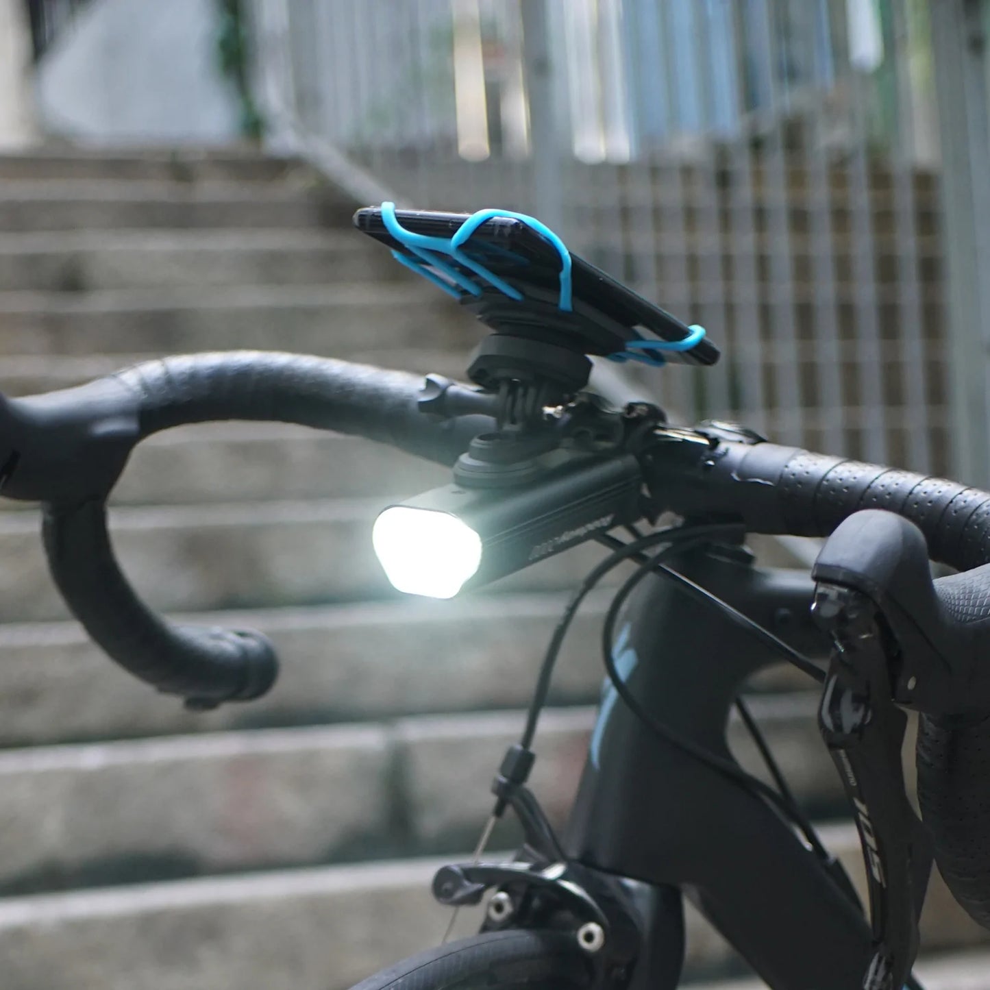 Roadway 1600 Headlight